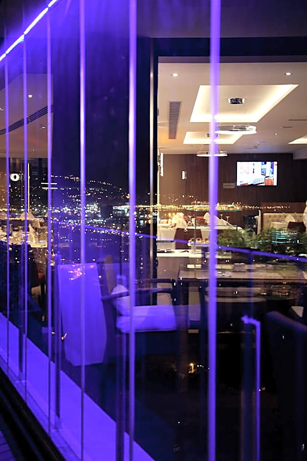 Lamaraz Hotels
