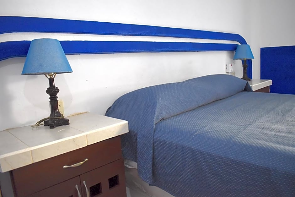 Hotel Plaza Almendros