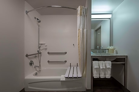 2 Double Beds 1 Bdrm Ste