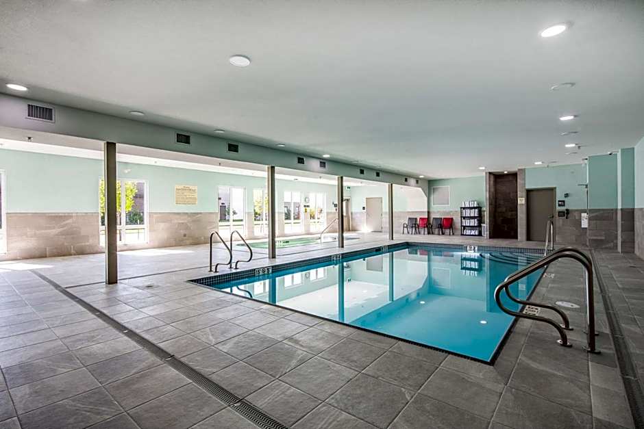 Hampton Inn By Hilton & Suites Edmonton St. Albert, AB