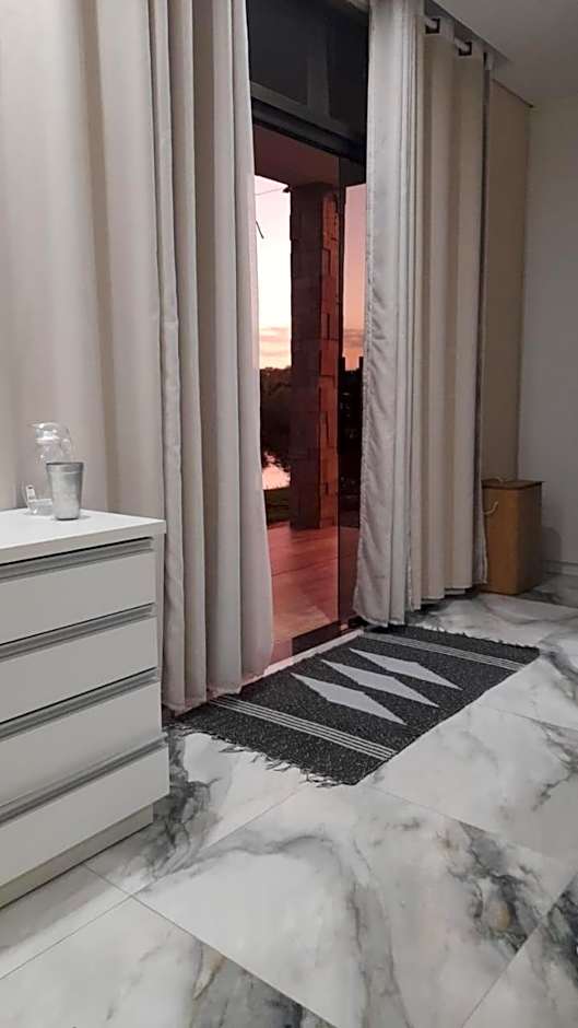 Chalé defronte Lagoa na Serra do Cipó próximo a Cachoeira Grande, Cachoeira do Pedrão e Cachoeira Véu da Noiva