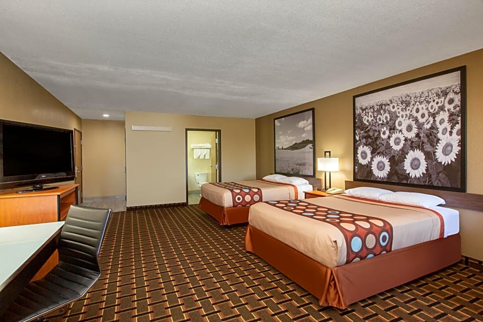 Super 8 by Wyndham Ottawa
