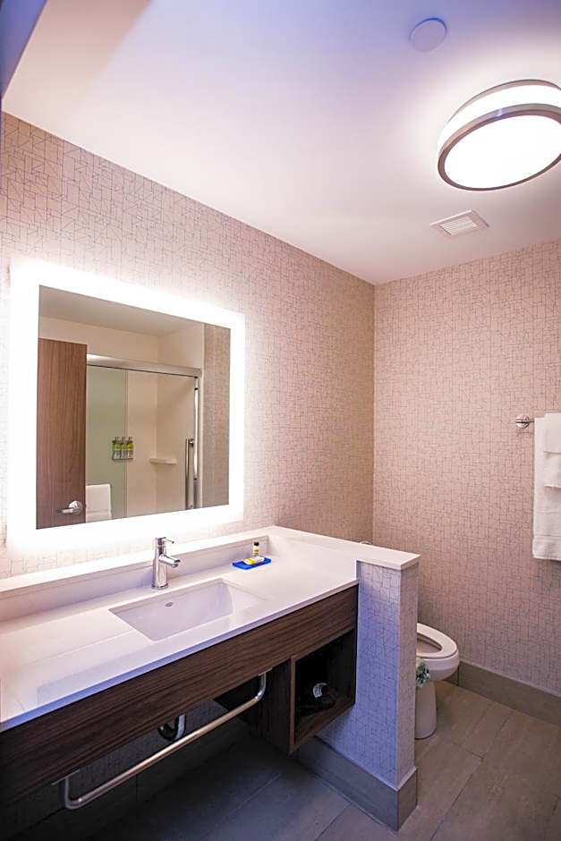 Holiday Inn Express and Suites Rehoboth Beach By IHG