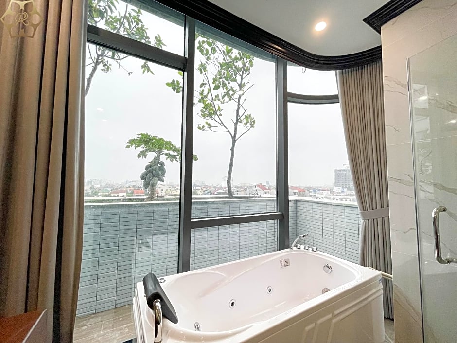 Cua Dong Luxury Hotel