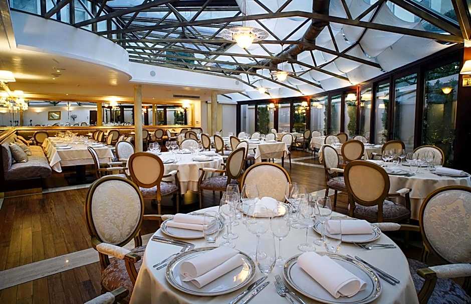 Hotel Le Premier