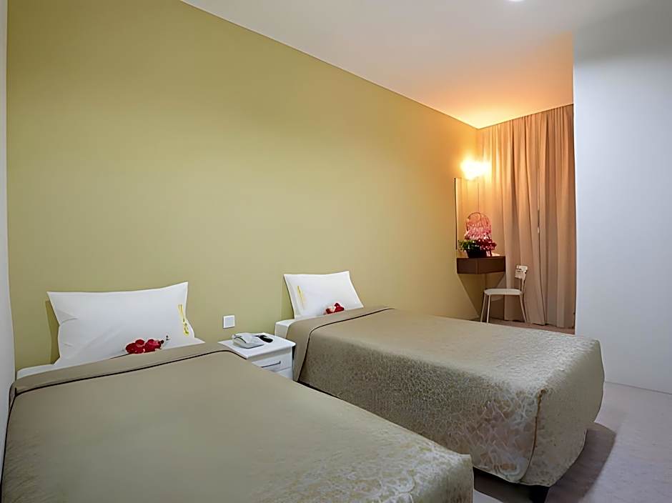 Swing & Pillows @ Grand Inn George Town Penang 