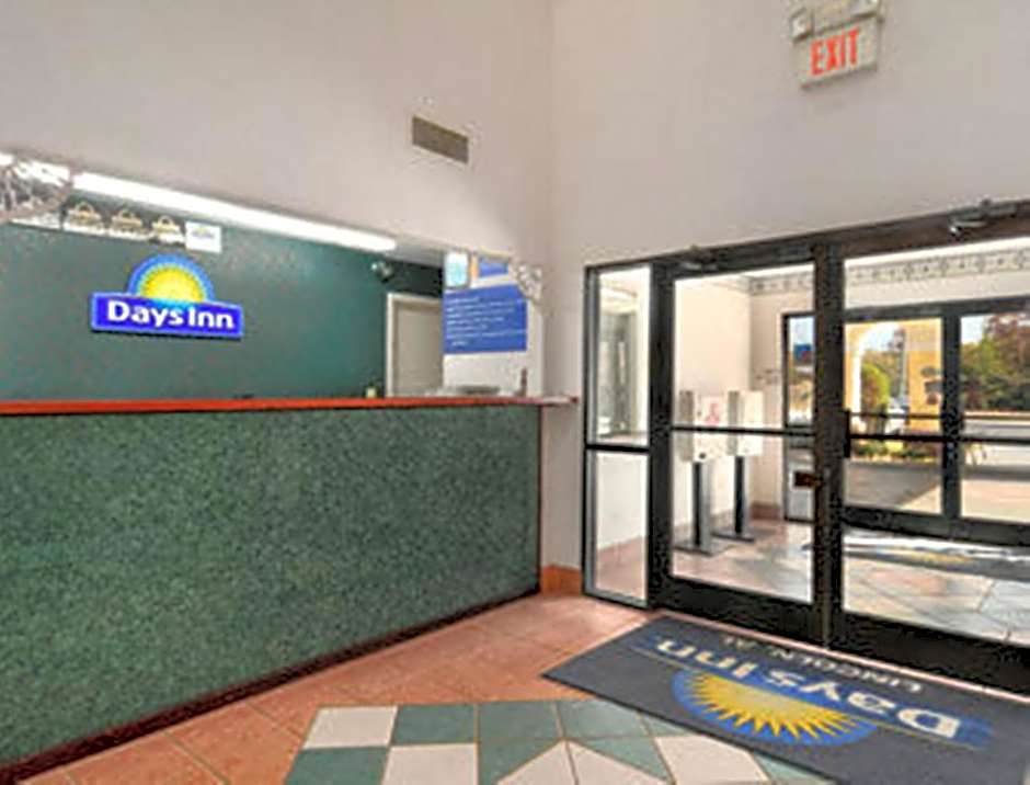 Days Inn by Wyndham Lincoln