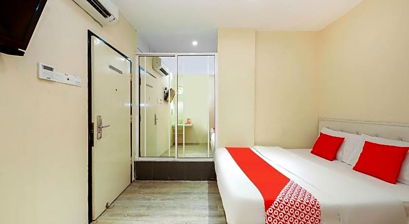 OYO 479 the green hotel