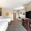Comfort Inn & Suites Verona at Turning Stone Resort Casino