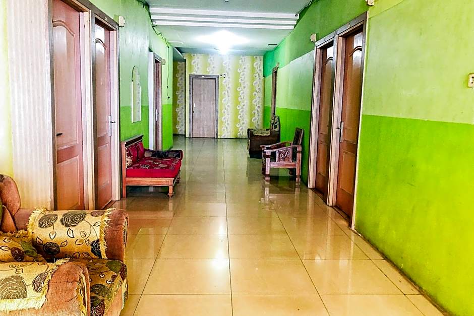 RedDoorz near RS Siloam Karawaci