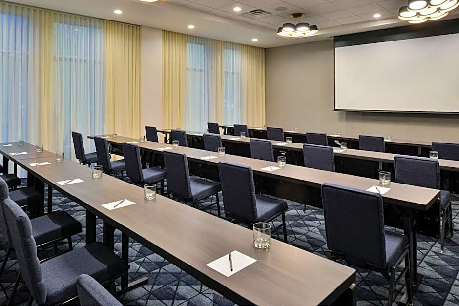 Courtyard by Marriott Raleigh Cary/Crossroads