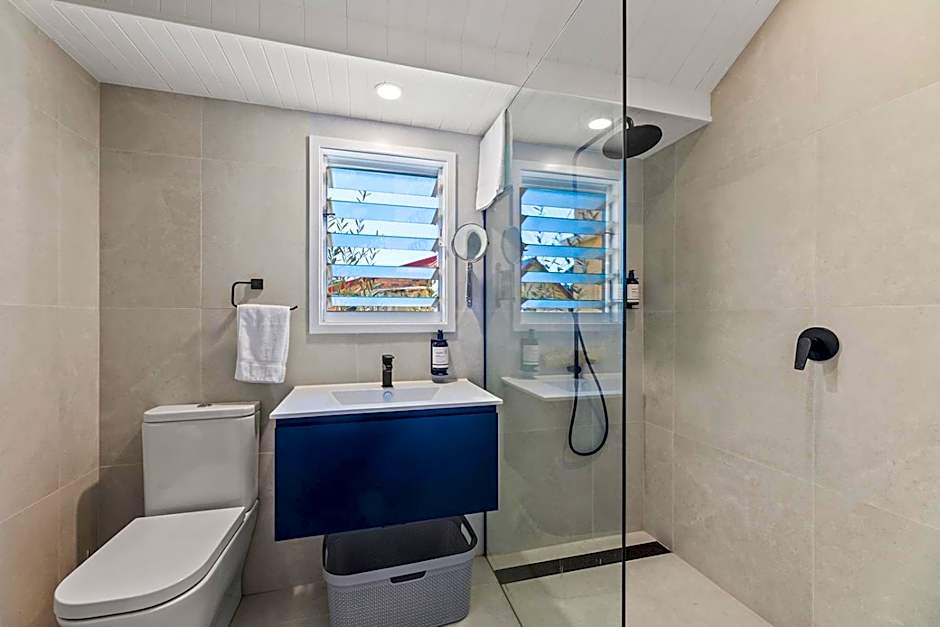 On Chapel St, The Royal Hotel Dalton