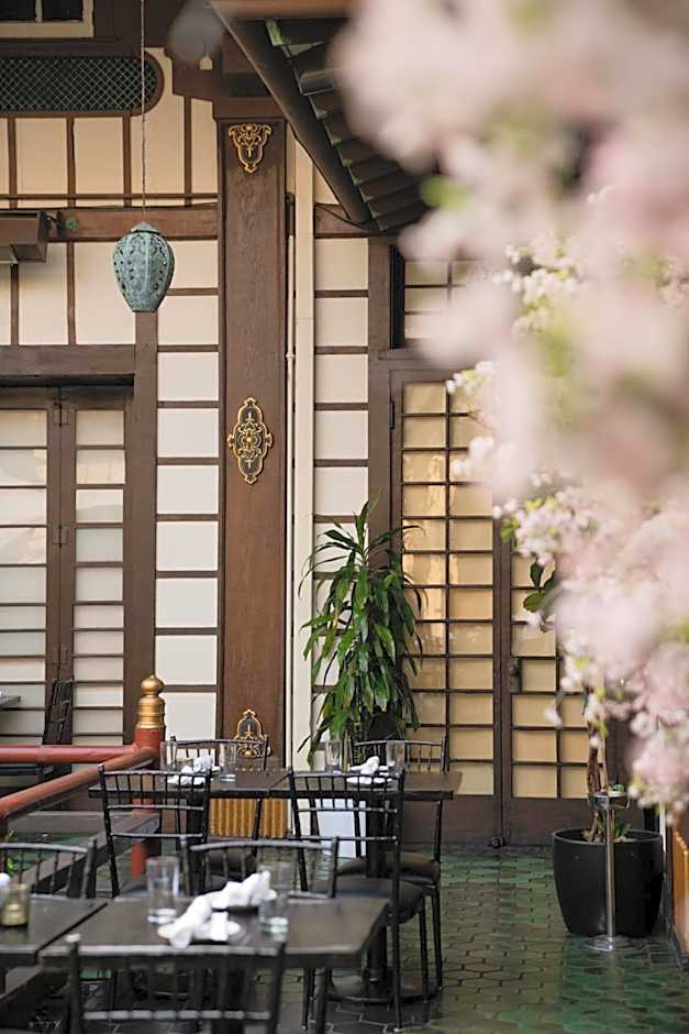 Hollywood Hills Hotel