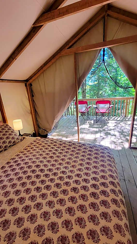 Dwight Riverside Inn