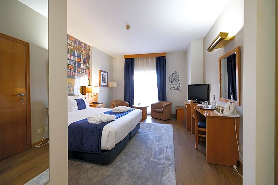 Hotel Rainha D. Amélia, Arts & Leisure