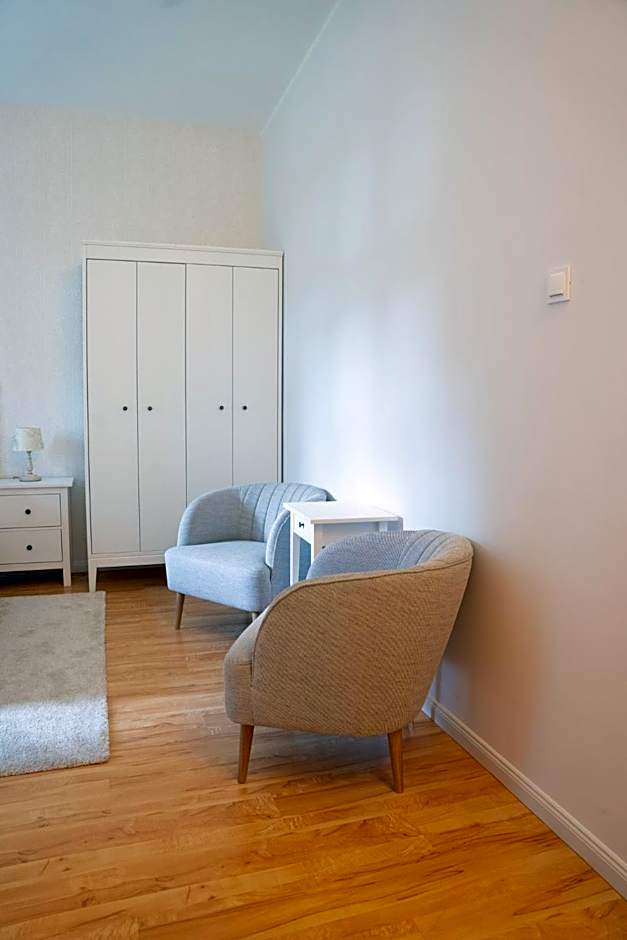 Pałac Ostoja - pokoje gościnne