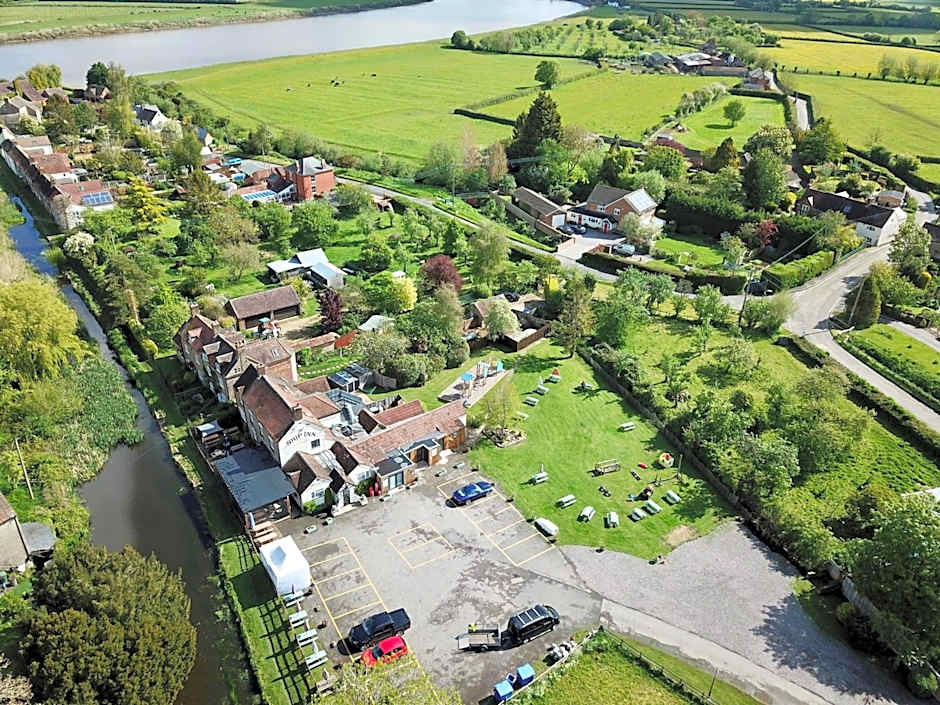 The Ship Inn - Self Catering Accommodation