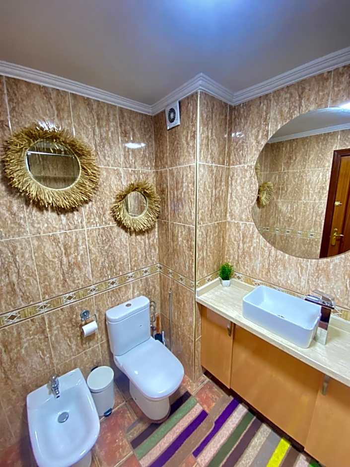 2BR Sunset Pool Beach 6 min Parking & WiFi