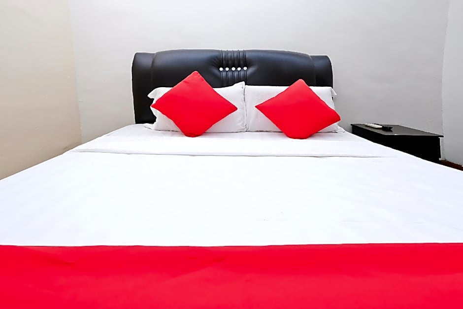 OYO 714 Arina Hotel
