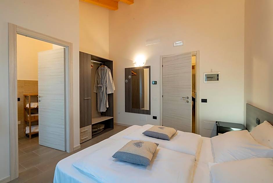 Foto 1 de 11 de 1 Double Bed or 2 Beds