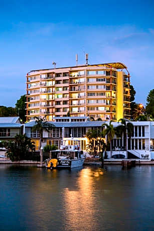 Cullen Bay Resorts