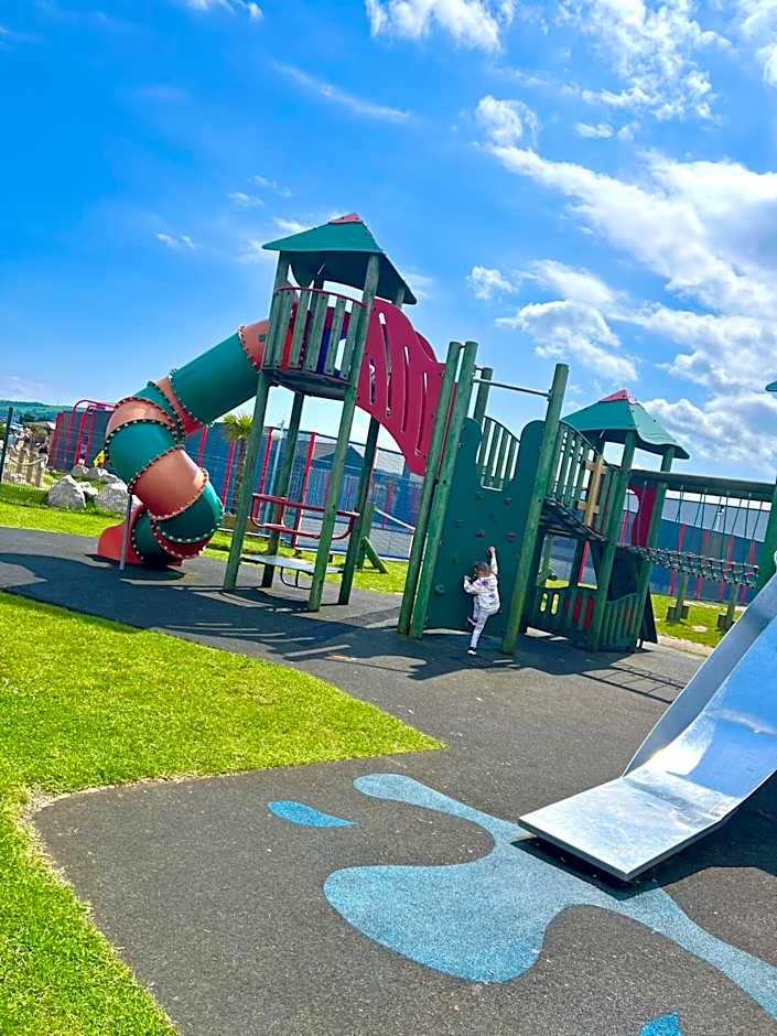 Lyons Robin Hood , Rhyl