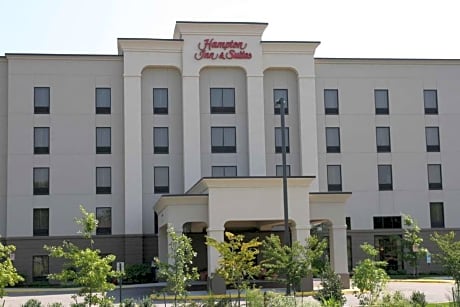 Hampton Inn & Suites Chesapeake-Square Mall