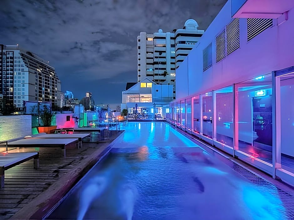 Night Hotel Bangkok - Sukhumvit 15 