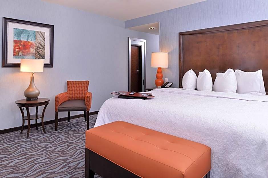 Photo 1 of 5 of 1 King Bed, Hearing Accessible