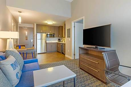 One-Bedroom King Suite with Sofa Bed and Roll-in Shower - Mobility and Hearing Accessible