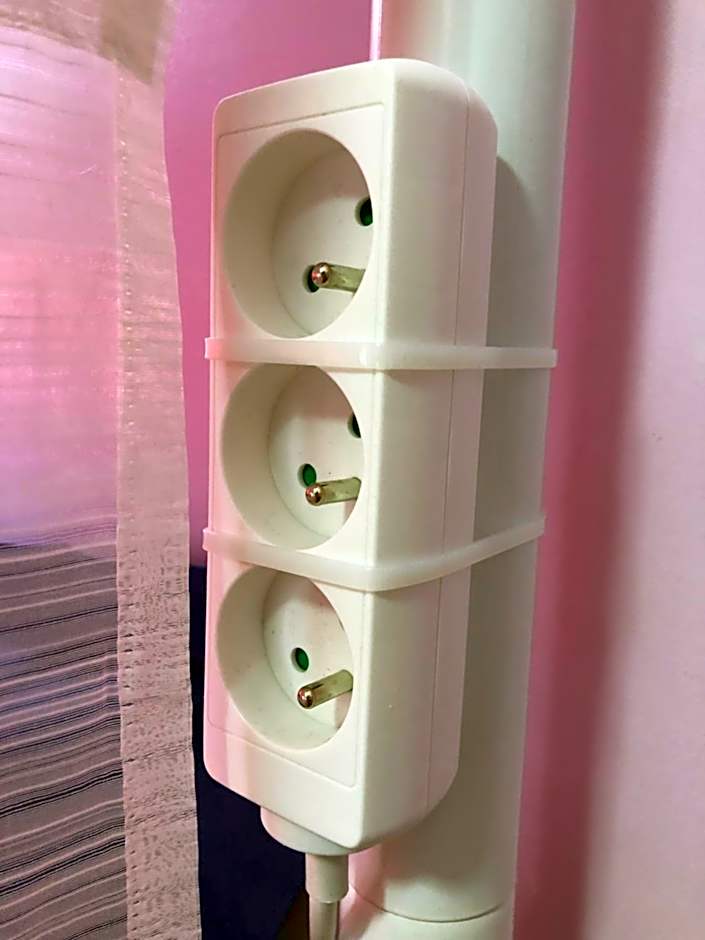 Female dorm- Femme dortoir Paris 8pm-10am