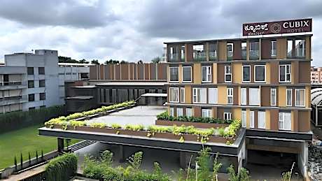 Cubix Hotel