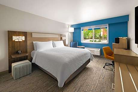 King Room - Mobility Access/Hearing Accessible