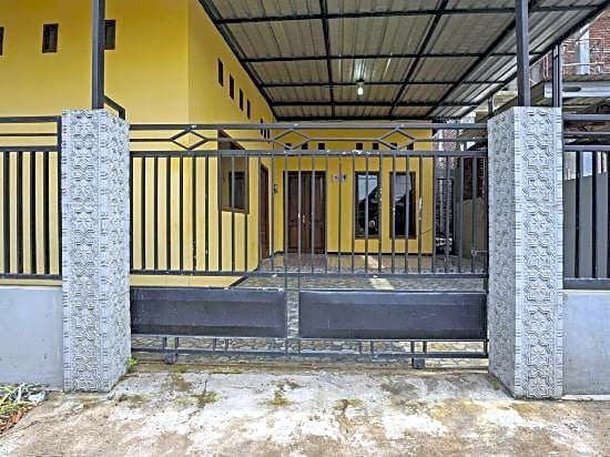 OYO Life 91869 Insan Mulia Kost Syariah