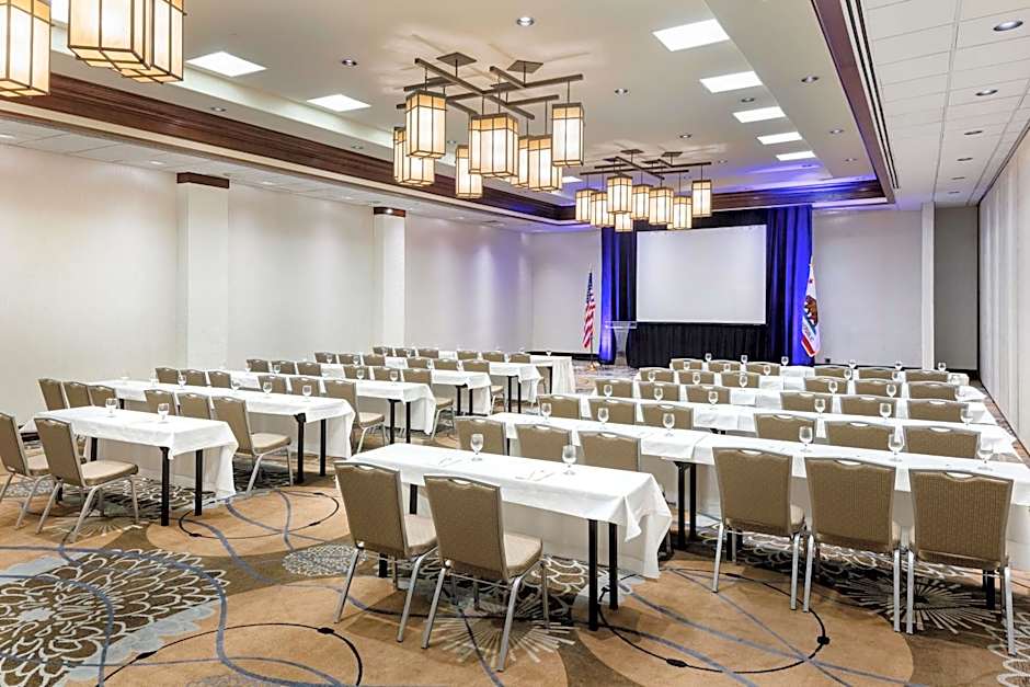 DoubleTree By Hilton Hotel Ontario Airport