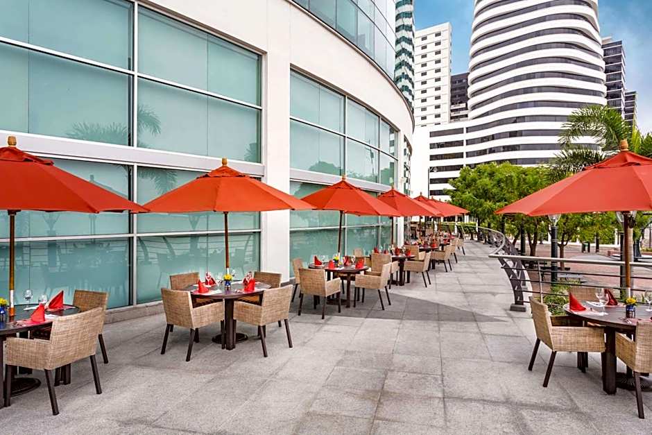 Wyndham Guayaquil, Puerto Santa Ana