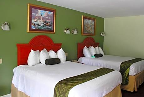 Queen Room with Two Queen Beds - Non Smoking