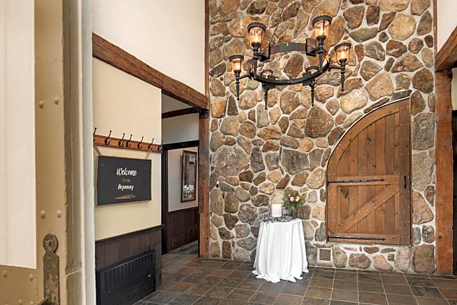 Christmas Farm Inn and Spa