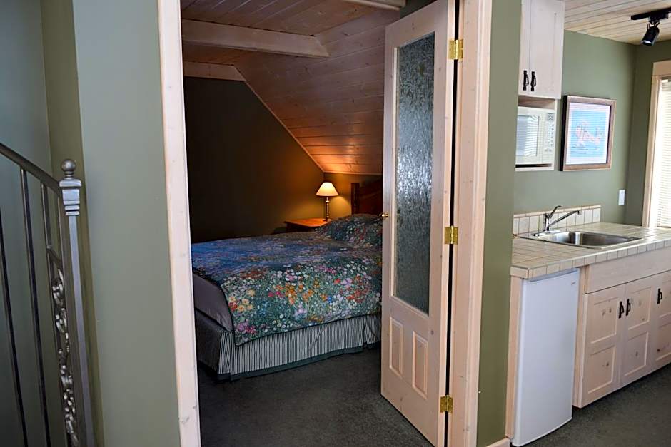 Retreat Wilderness Inn