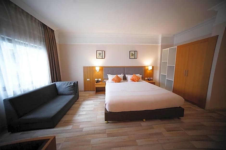 Mado Hotel