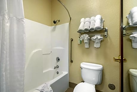Family King Suite - Non-Smoking