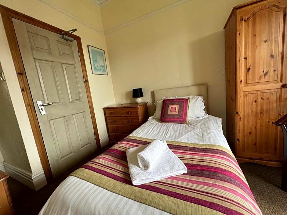 Hurst Dene Aparthotel