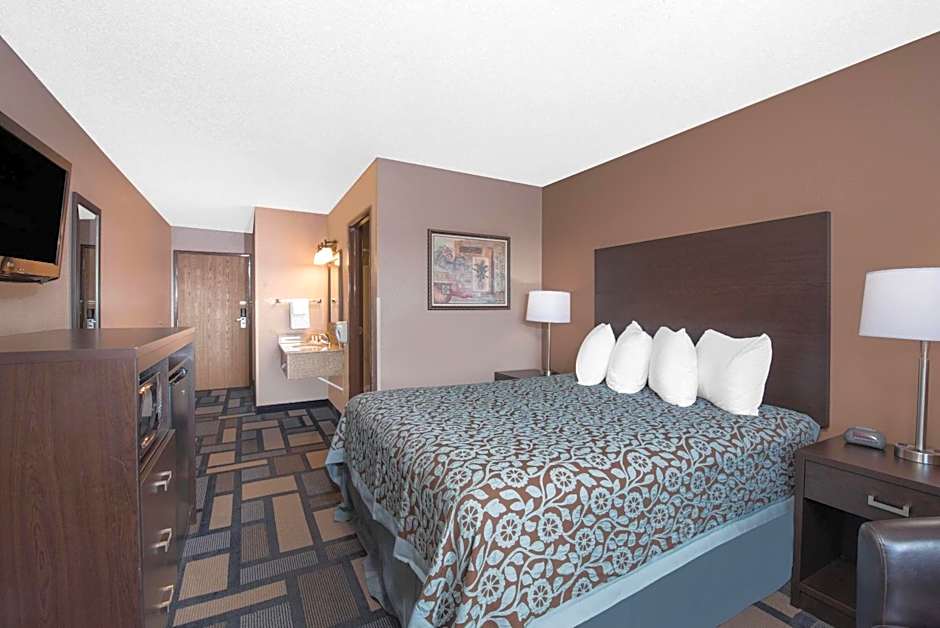 Days Inn by Wyndham Watertown