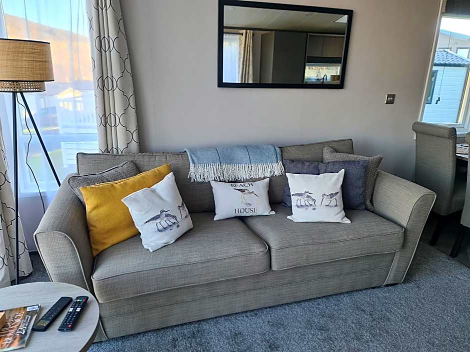 Mawgan Pads Lazy Days Lodge