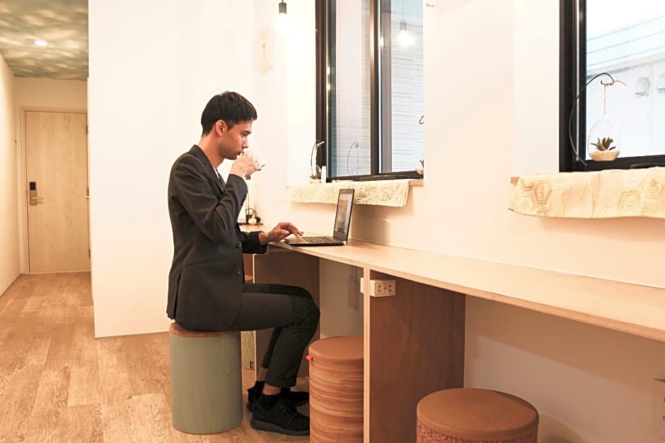 plat hostel keikyu haneda home