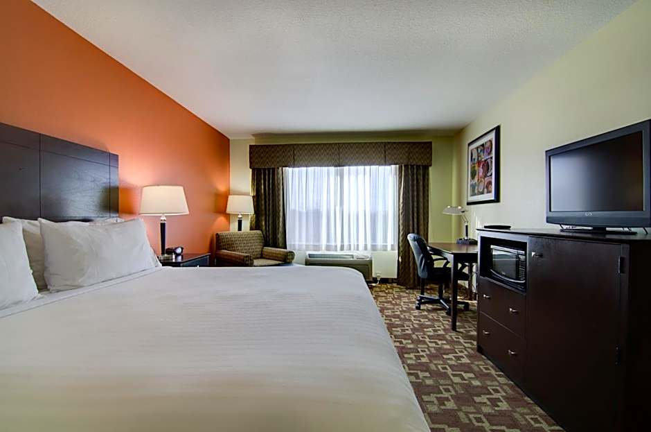 Holiday Inn Express & Suites Kansas City Sport Complex Area By IHG