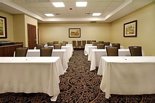 Hilton Garden Inn Midtown Tulsa