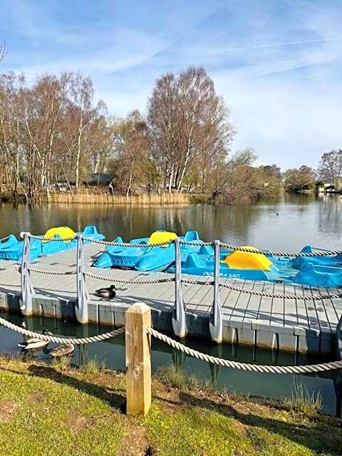 Bull Rush Retreats luxury hot tub lodge at Tattershall Lakes
