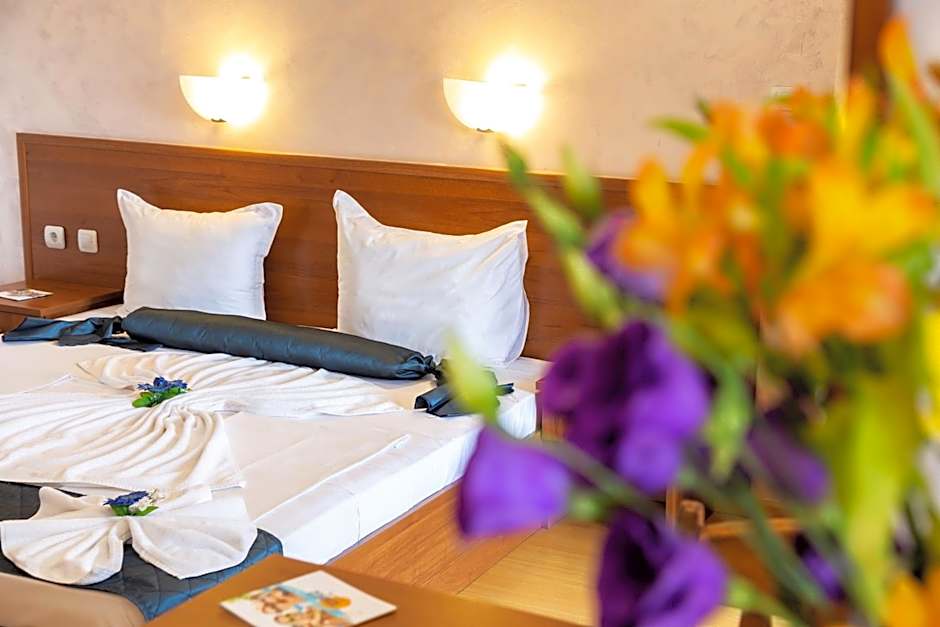 Complex Sunrise by HMG - All Inclusive