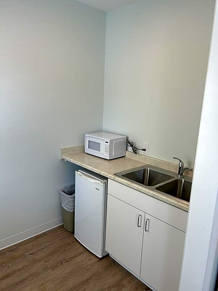 The Admiral Hotel/Motel